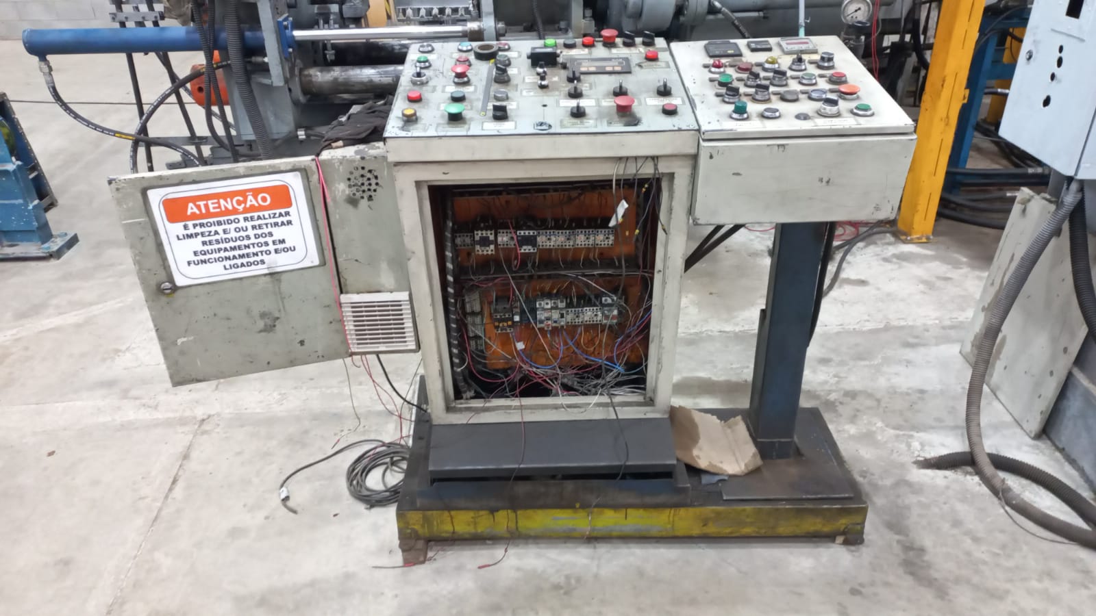 Retrofitting de painel elétrico - antes